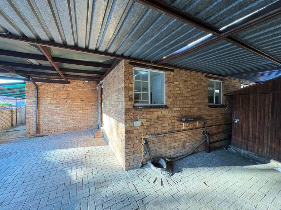 3 Bedroom Property for Sale in Safari Gardens North West